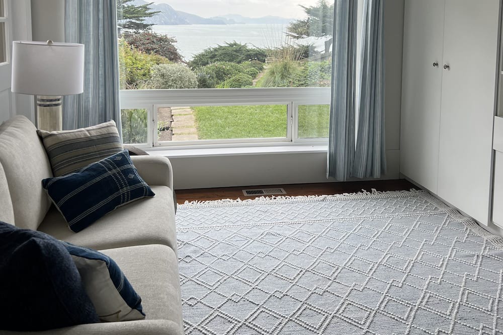 Photo of Livingroom in Muir Beach
