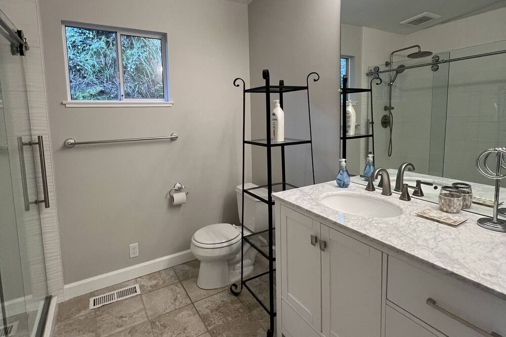 Photo of Bathroom in Muir Beach