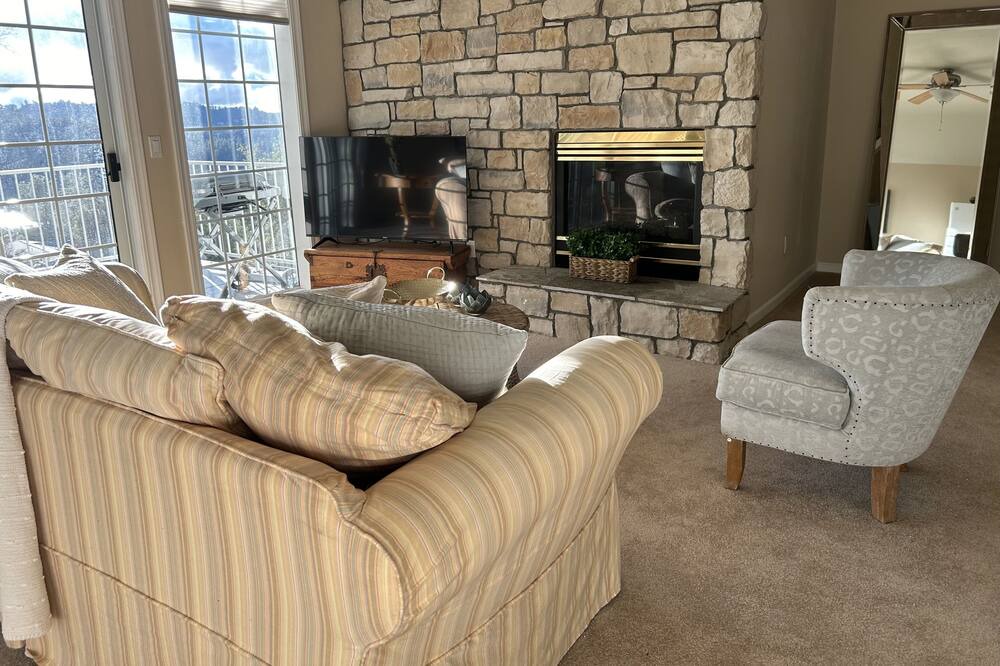 Photo of Livingroom in Penn Valley