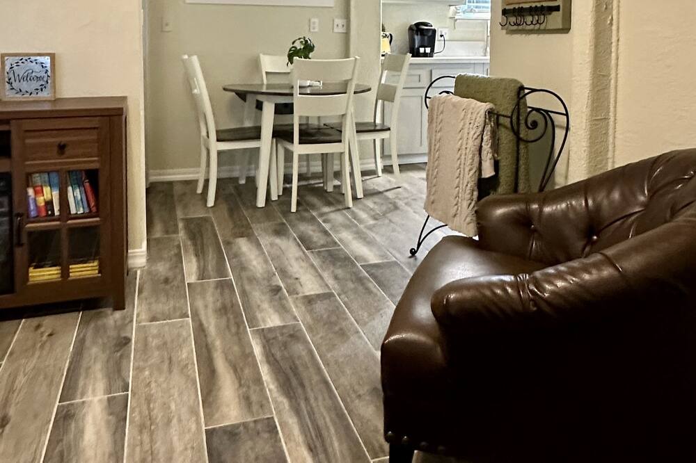 Photo of Livingroom in Raisin