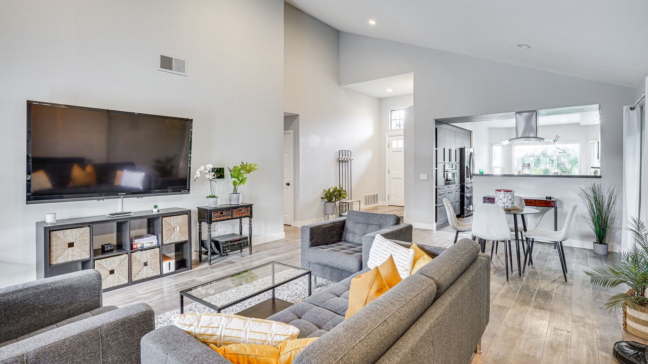 Photo of Livingroom in Rancho Santa Margarita
