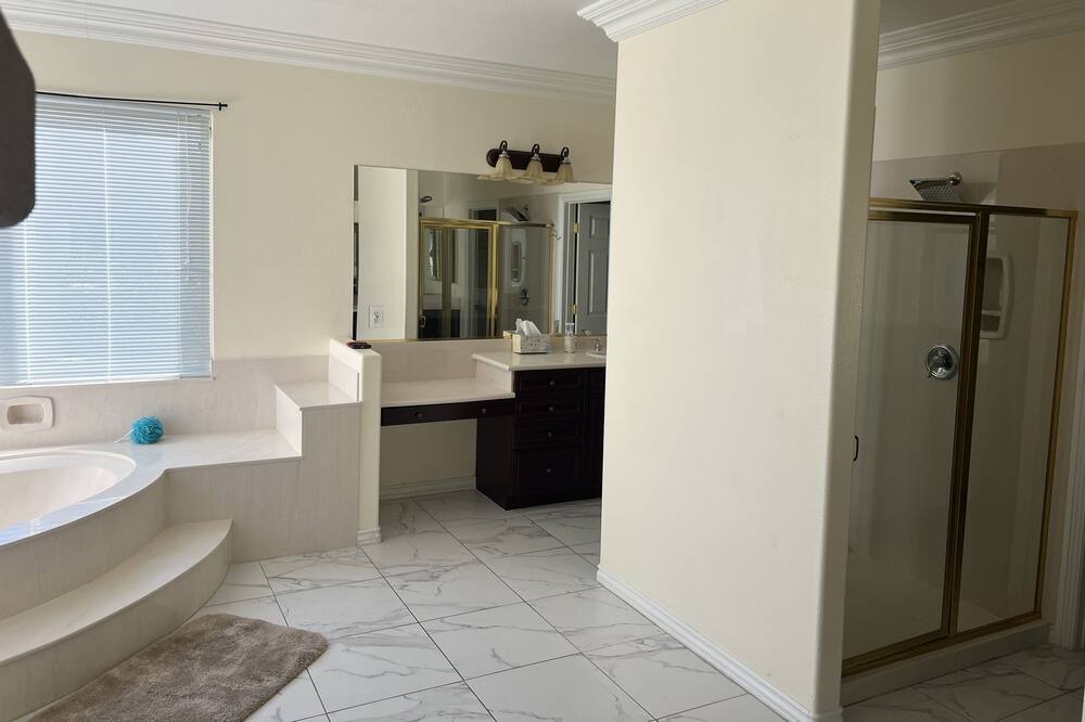 Photo of Bathroom in Rhodes Ranch