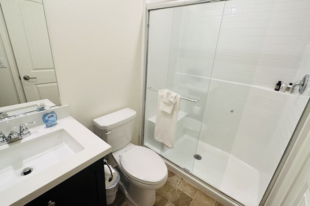 Photo of Bathroom in Jurupa Valley