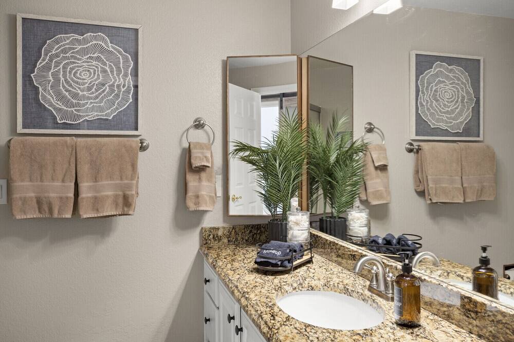 Photo of Bathroom in Paradise Park Vista