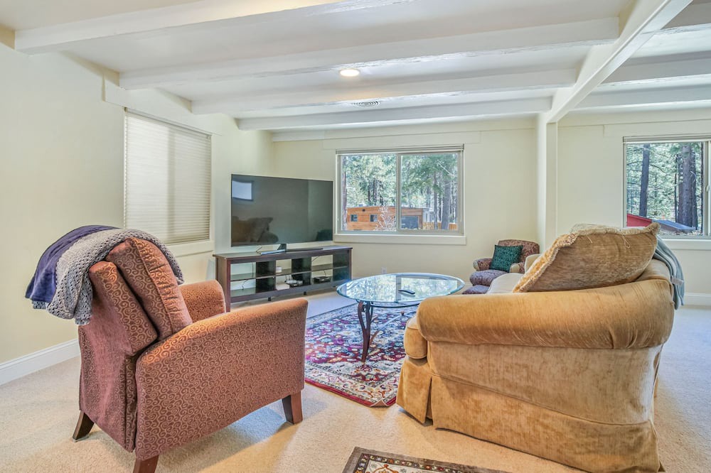 Photo of Livingroom in Lower Kingsbury
