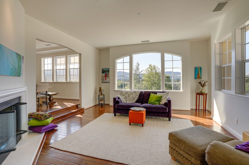 Photo of Livingroom in Novato