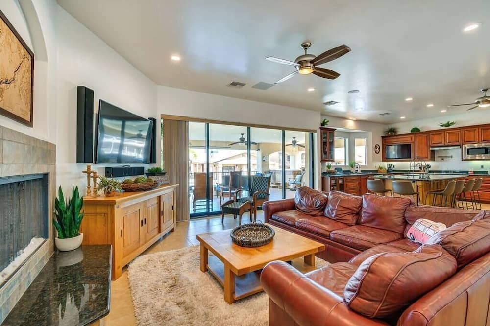 Photo of Livingroom in Cienega Springs