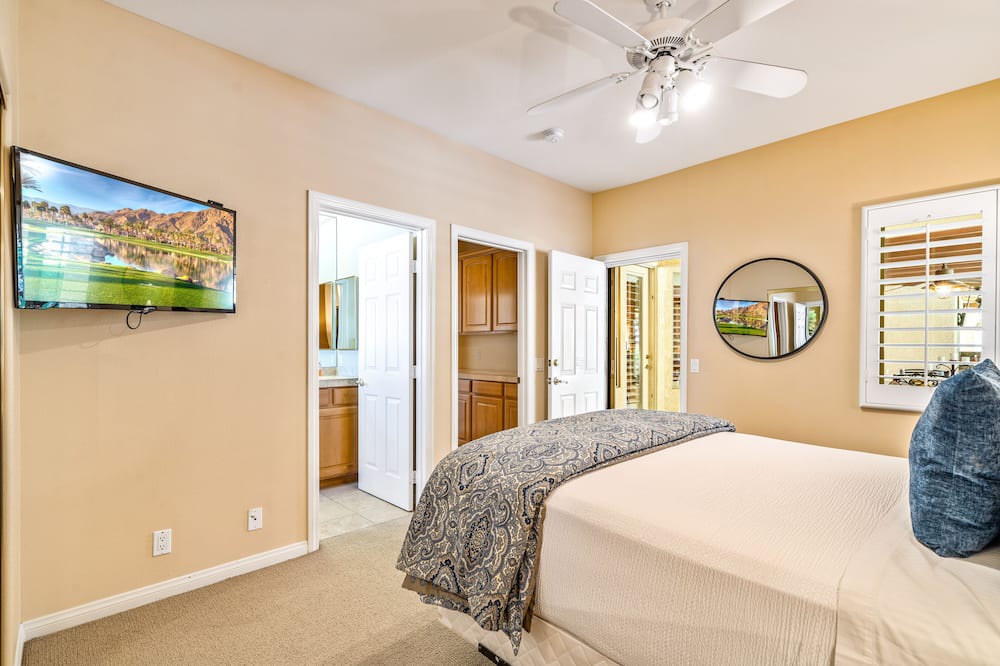 Photo of Bedroom in Magnesia Falls Cove