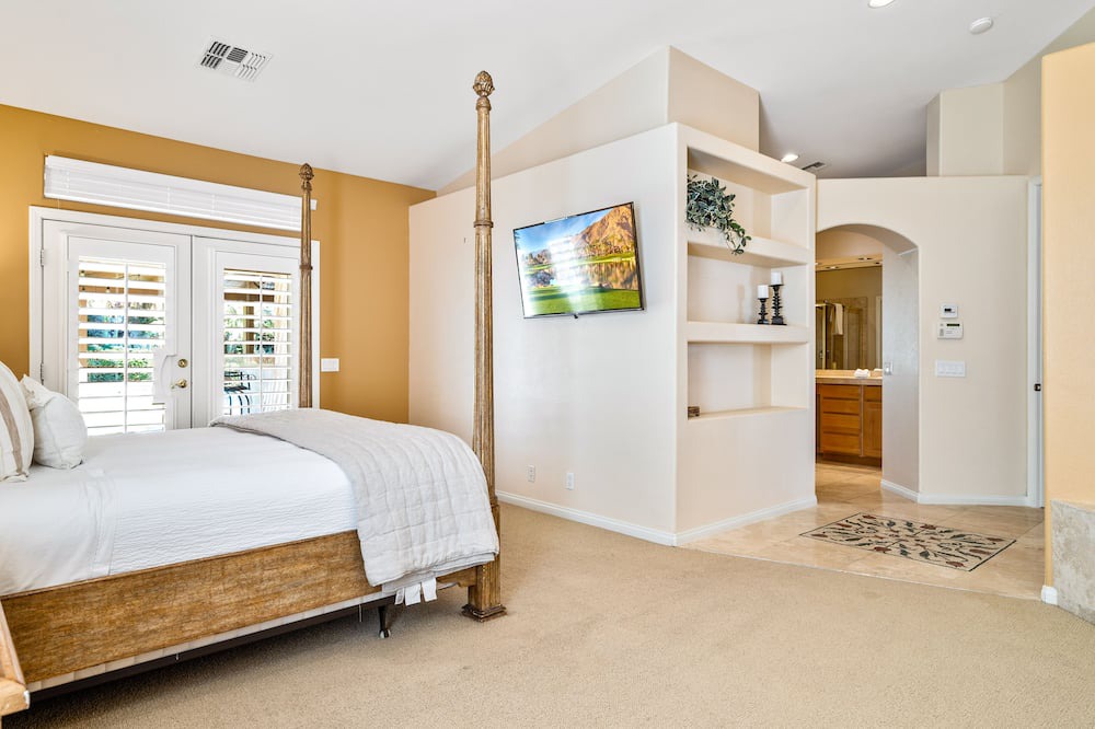 Photo of Bedroom in Magnesia Falls Cove