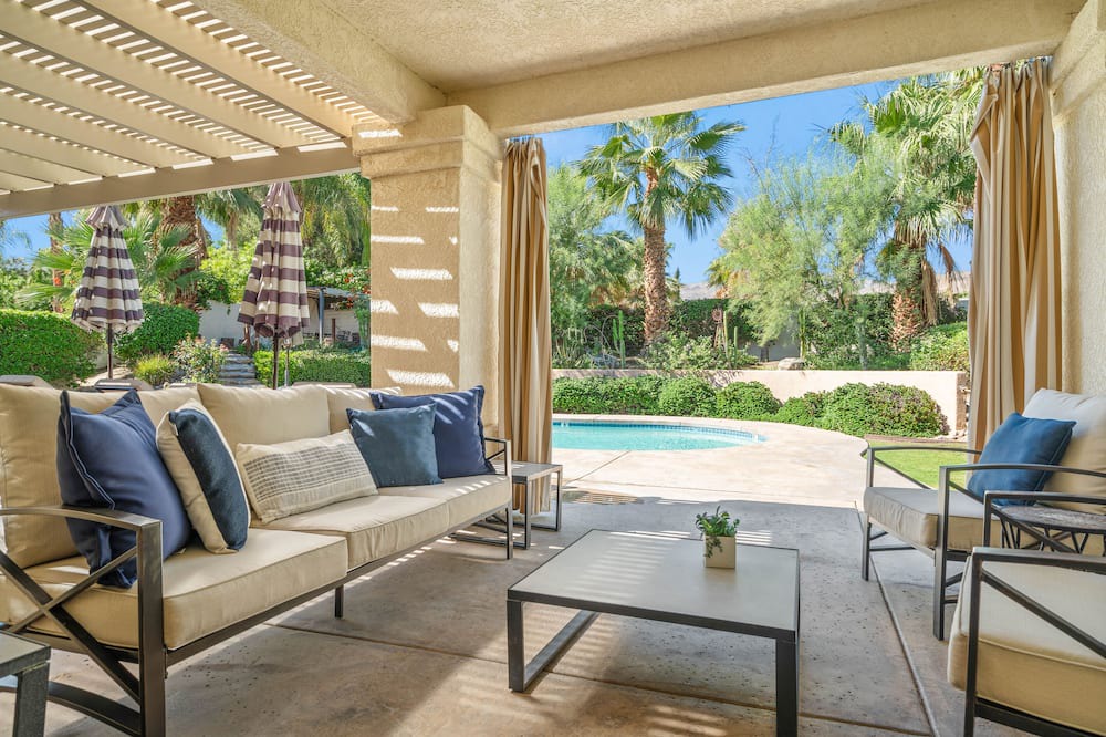 Photo of Livingroom in Magnesia Falls Cove