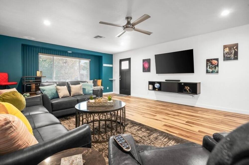 Photo of Bedroom in Scottsdale Estates Nine