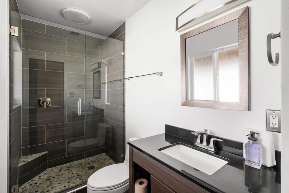 Photo of Bathroom in Scottsdale Estates Nine