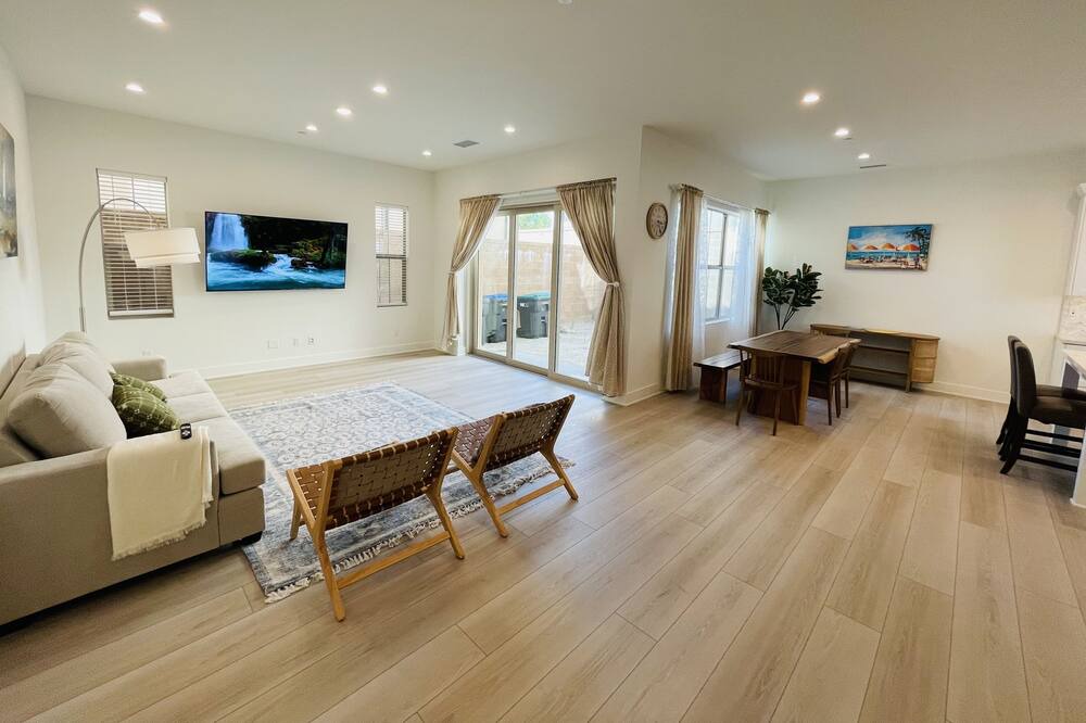 Photo of Bedroom in Portola Springs