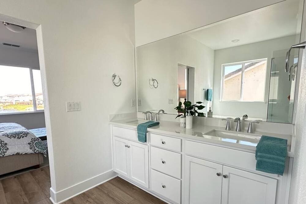 Photo of Bathroom in Lathrop