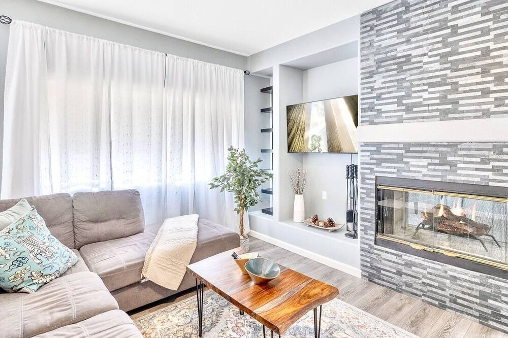 Photo of Livingroom in Romoland