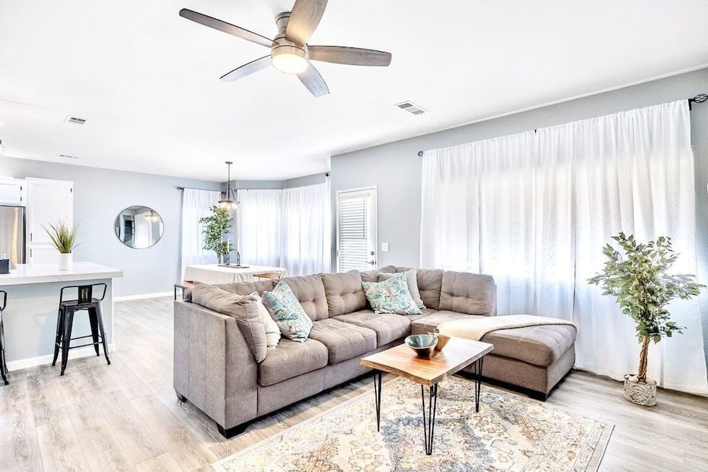 Photo of Livingroom in Romoland