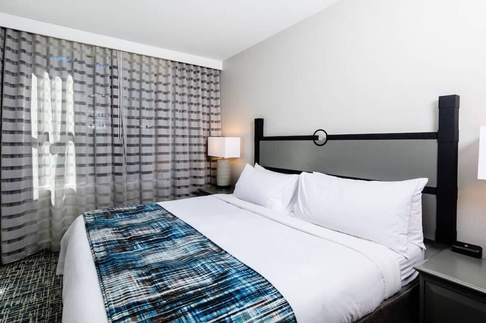 Photo of Bedroom in Lakeside Park