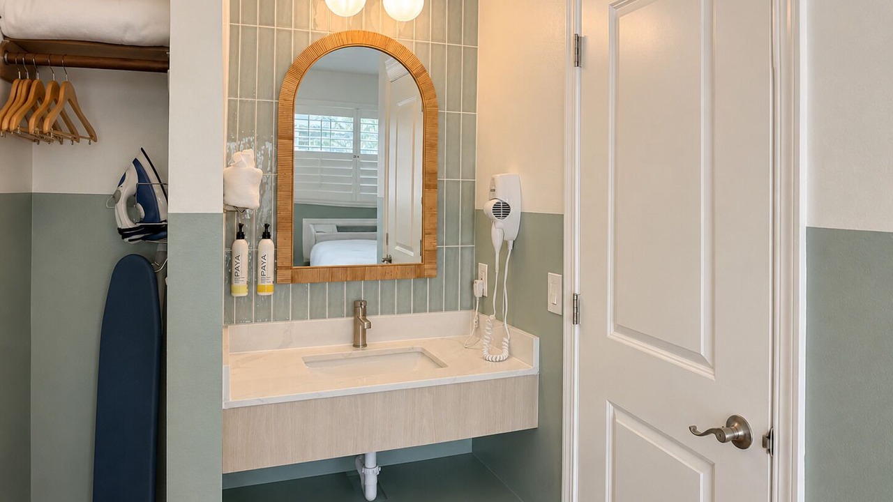 Photo of Bedroom in Munras Avenue