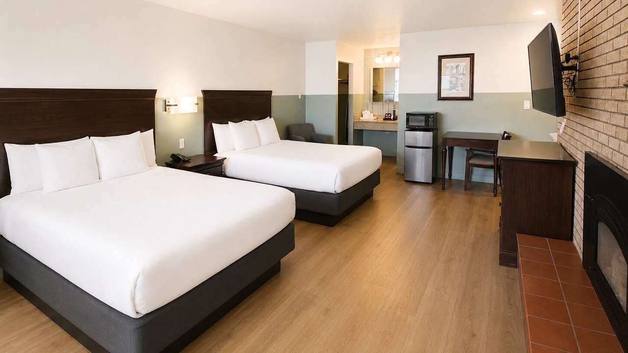 Photo of Bedroom in Munras Avenue