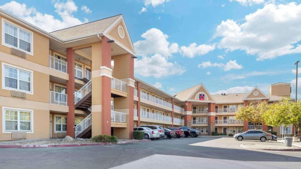 Photo of Outdoor in Raisin