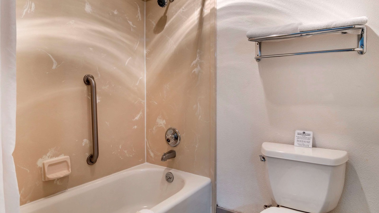 Photo of Bathroom in Roseburg