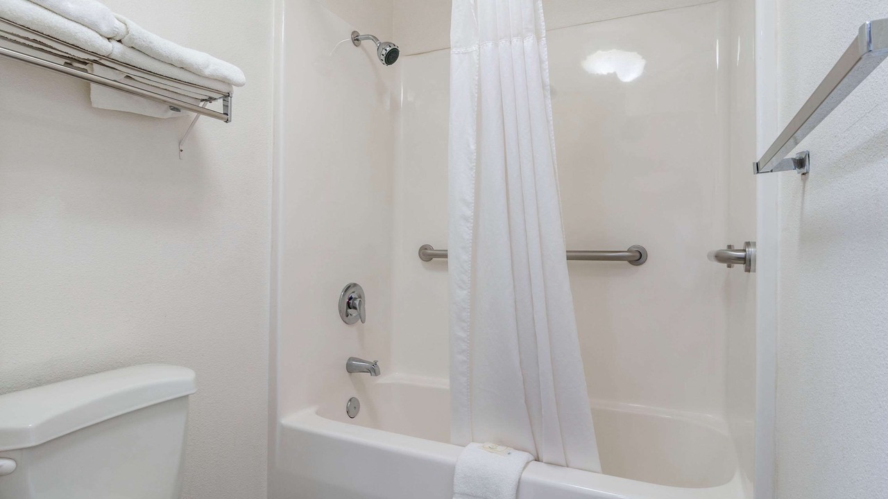 Photo of Bathroom in Roseburg