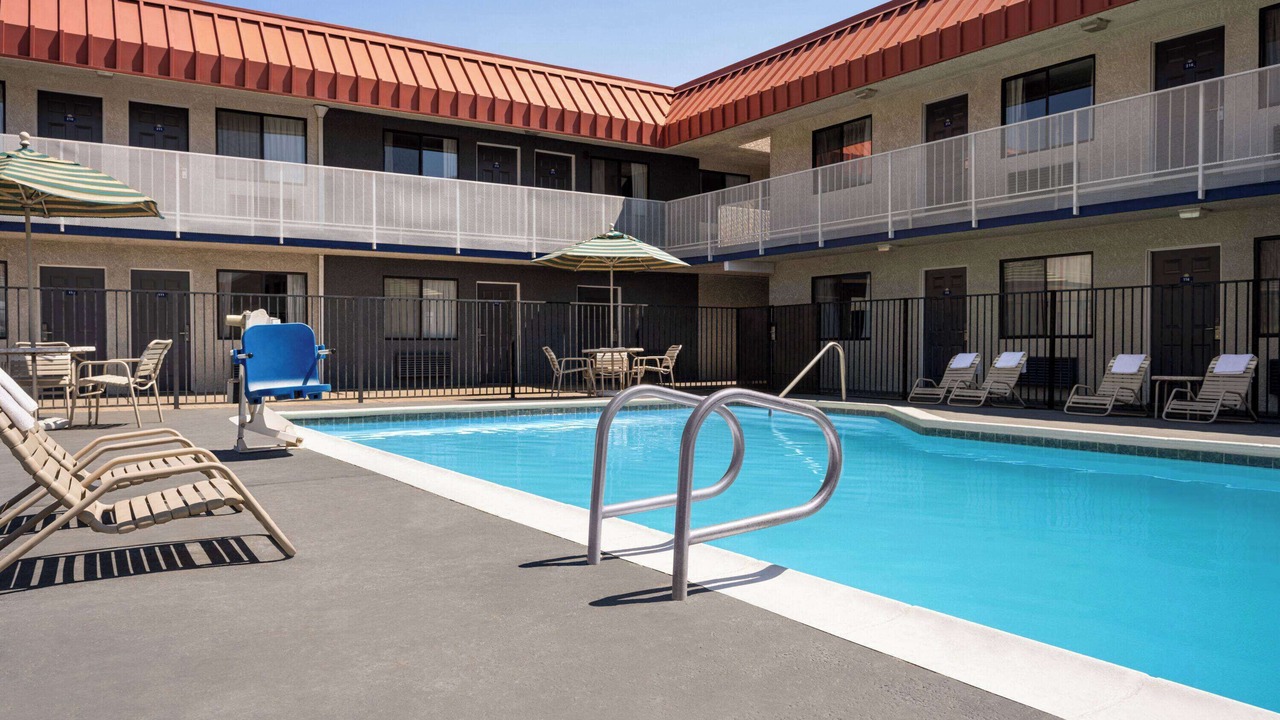 Photo of Outdoor in Raisin