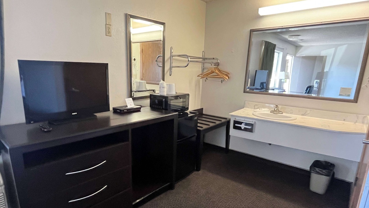 Photo of Bedroom in Red Bluff