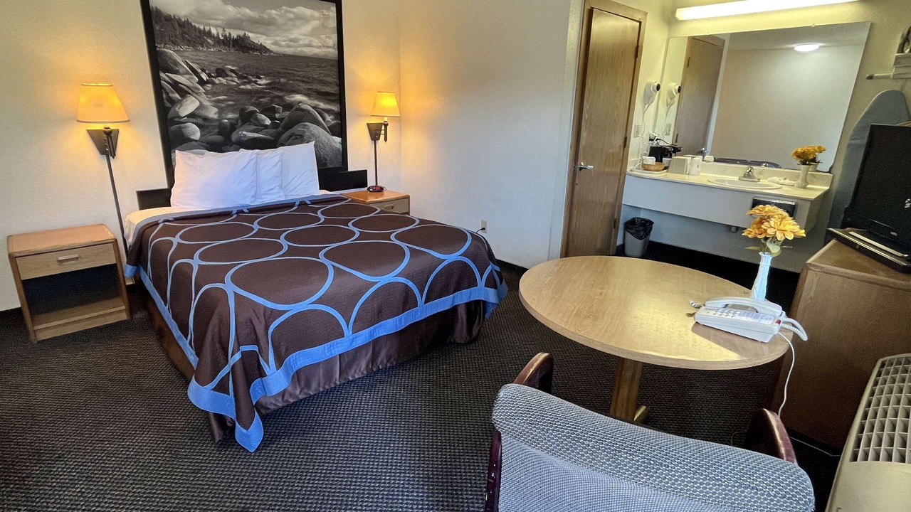 Photo of Bedroom in Red Bluff