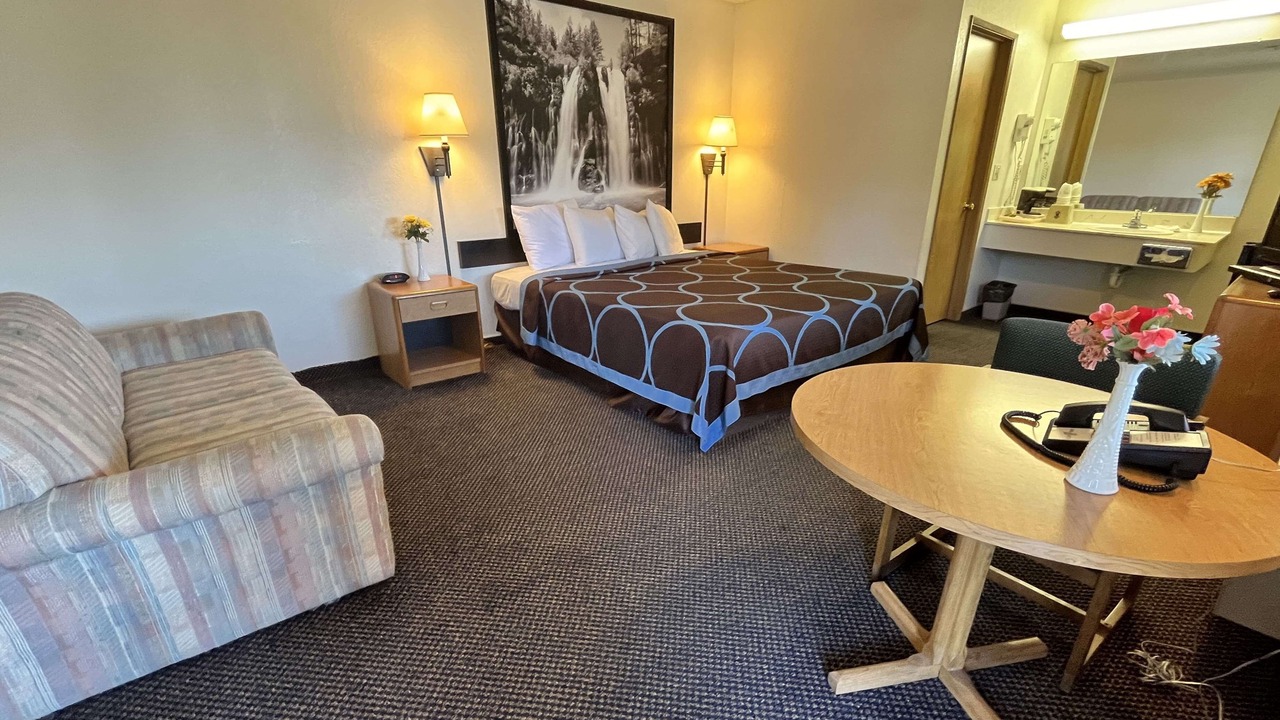 Photo of Bedroom in Red Bluff