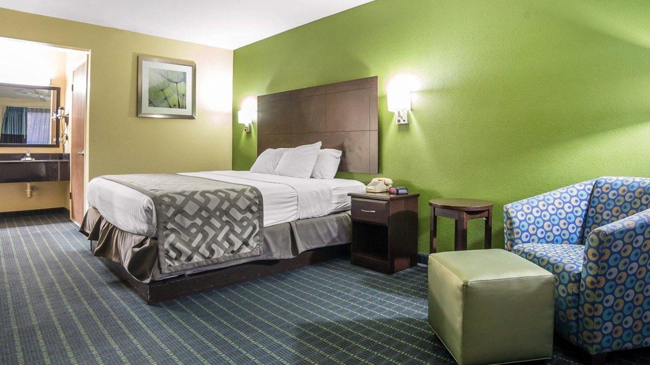 Photo of Bedroom in Needles