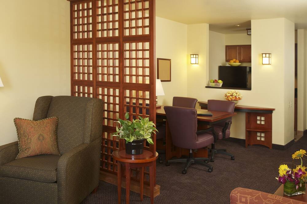 Photo of Livingroom in Downtown