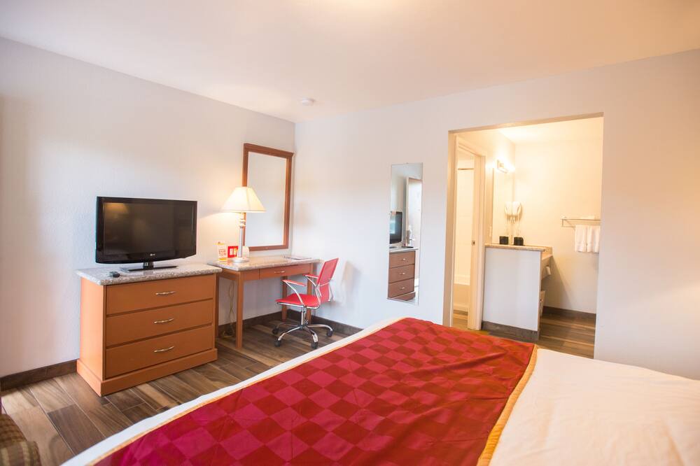 Photo of Bedroom in Midway-Pacific Highway