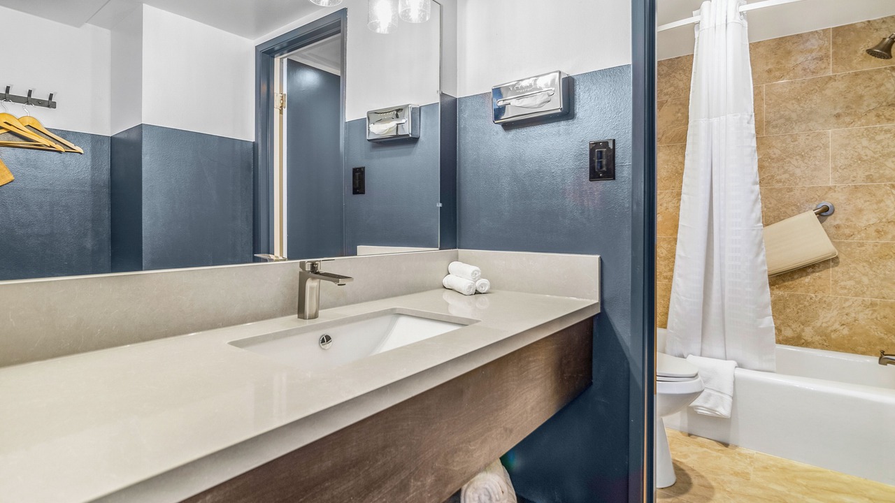 Photo of Bathroom in Dunsmuir