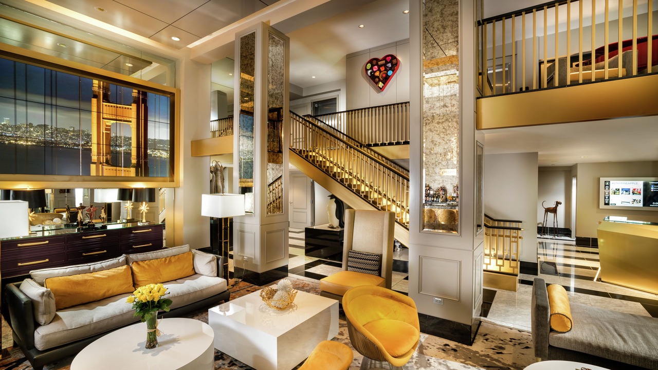 Photo of Livingroom in Theater District