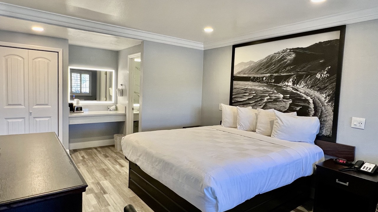 Photo of Bedroom in Munras Avenue