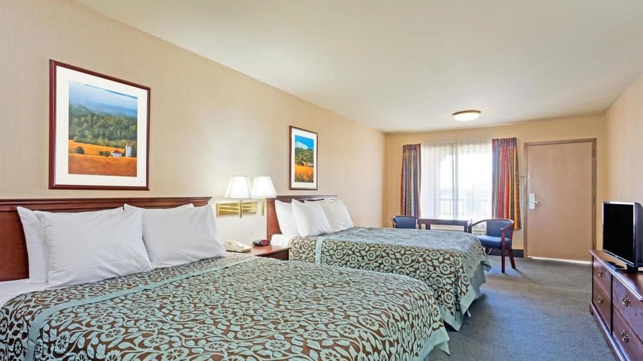 Photo of Others in Rialto
