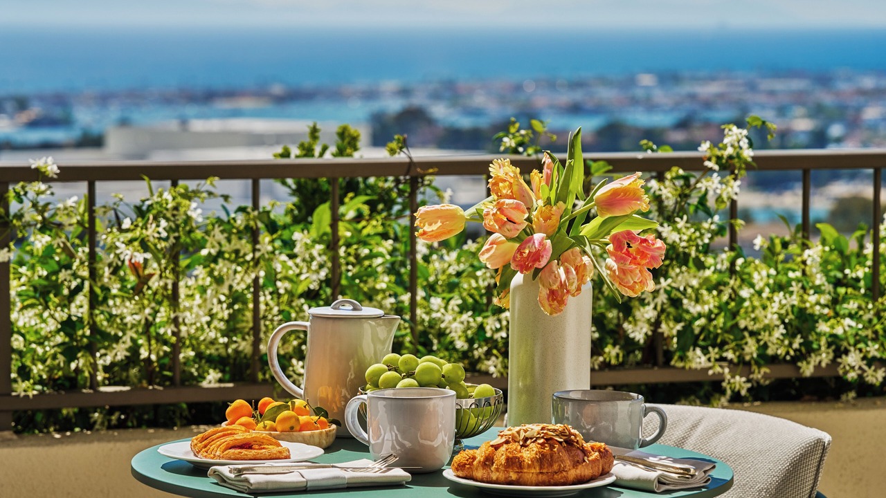 Photo of Patio Balcony in Newport Center