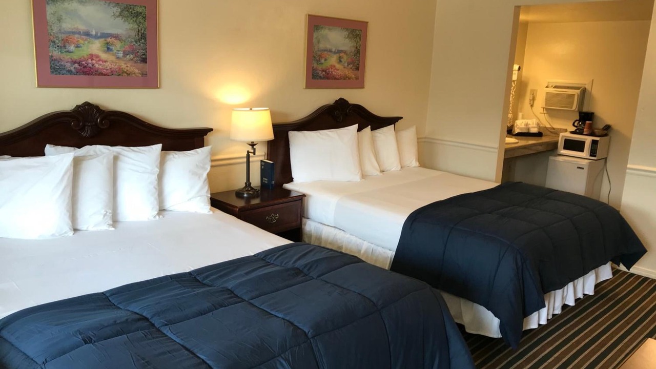 Photo of Bedroom in Munras Avenue