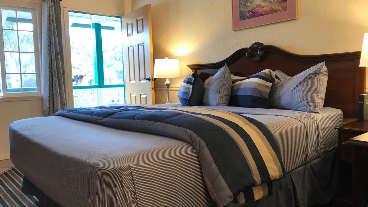 Photo of Livingroom in Munras Avenue