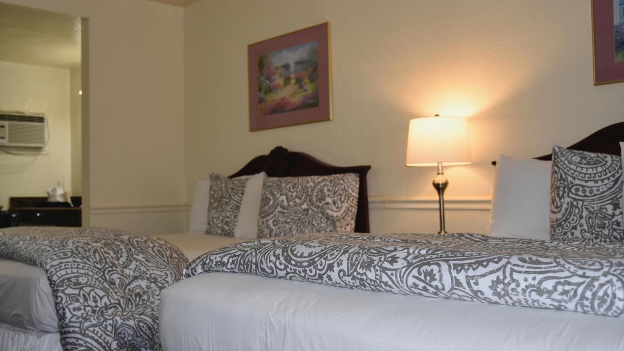 Photo of Bedroom in Munras Avenue