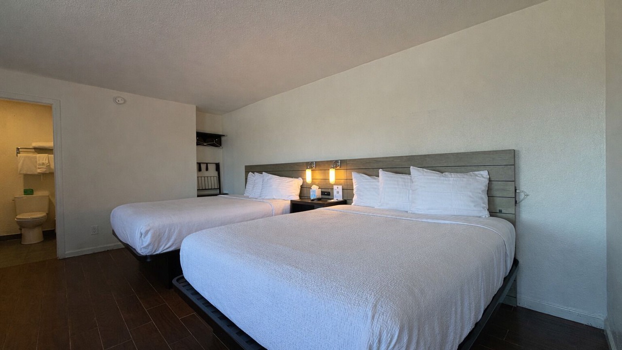 Photo of Bedroom in Munras Avenue