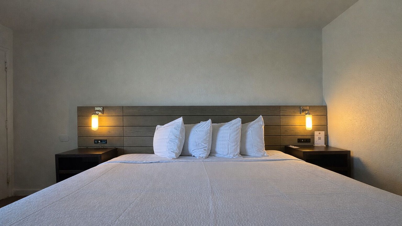 Photo of Bedroom in Munras Avenue