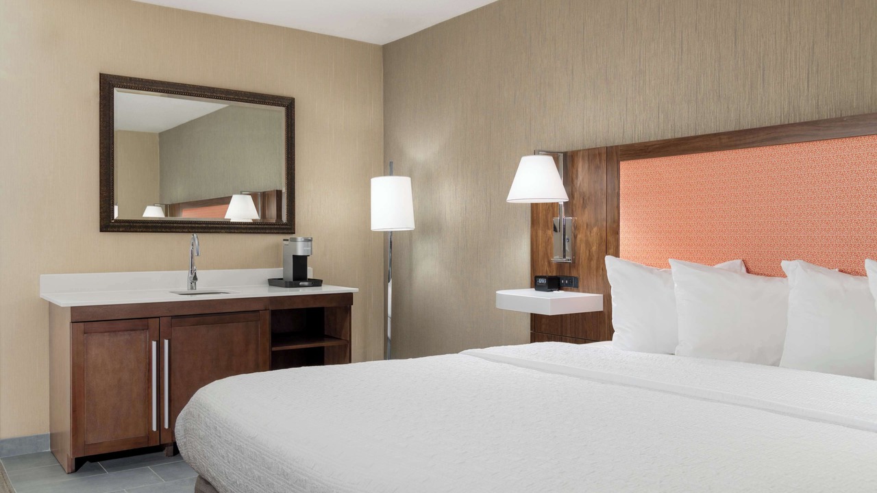 Photo of Bedroom in Arden-Arcade