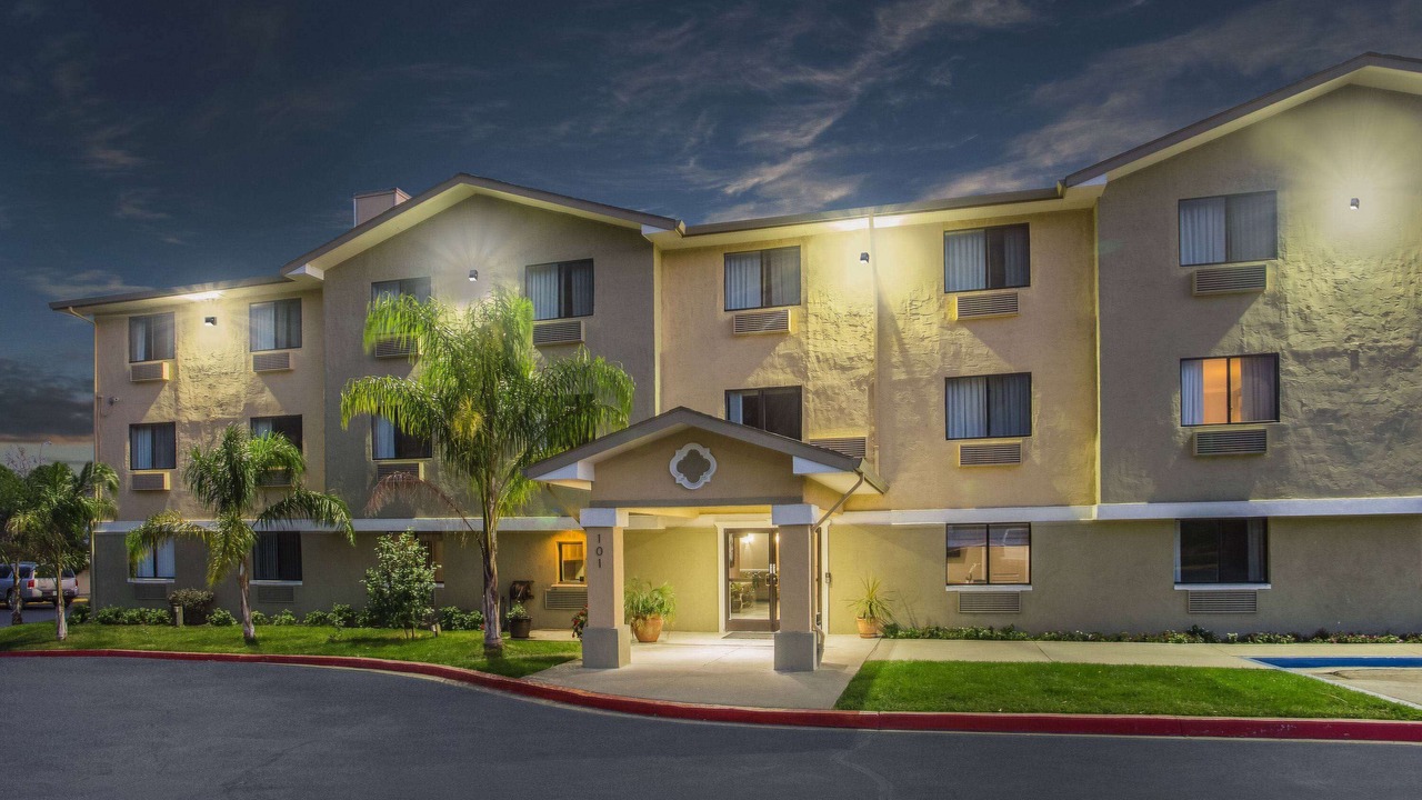 Photo of Outdoor in Nut Tree