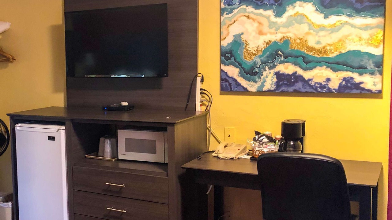 Photo of Bedroom in Munras Avenue