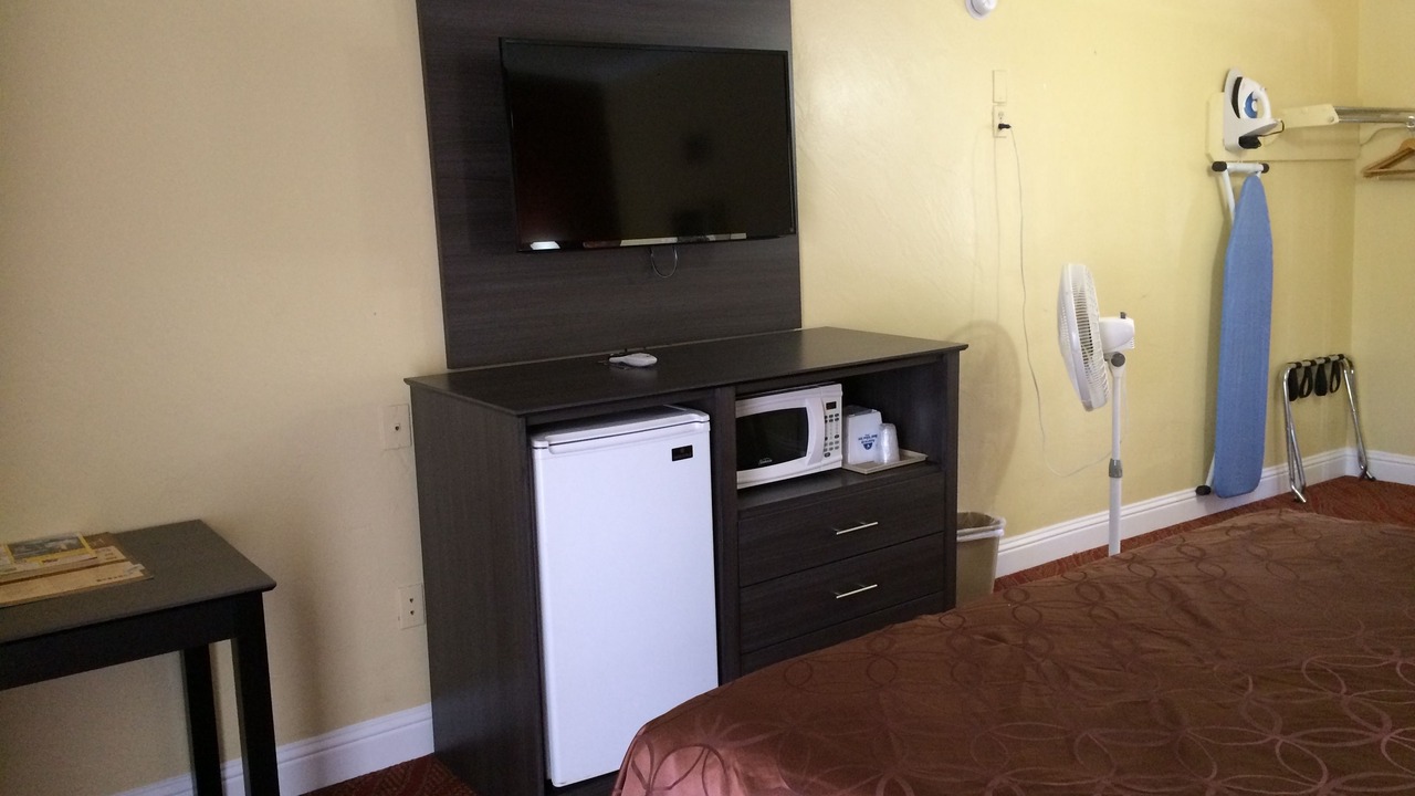 Photo of Bedroom in Munras Avenue