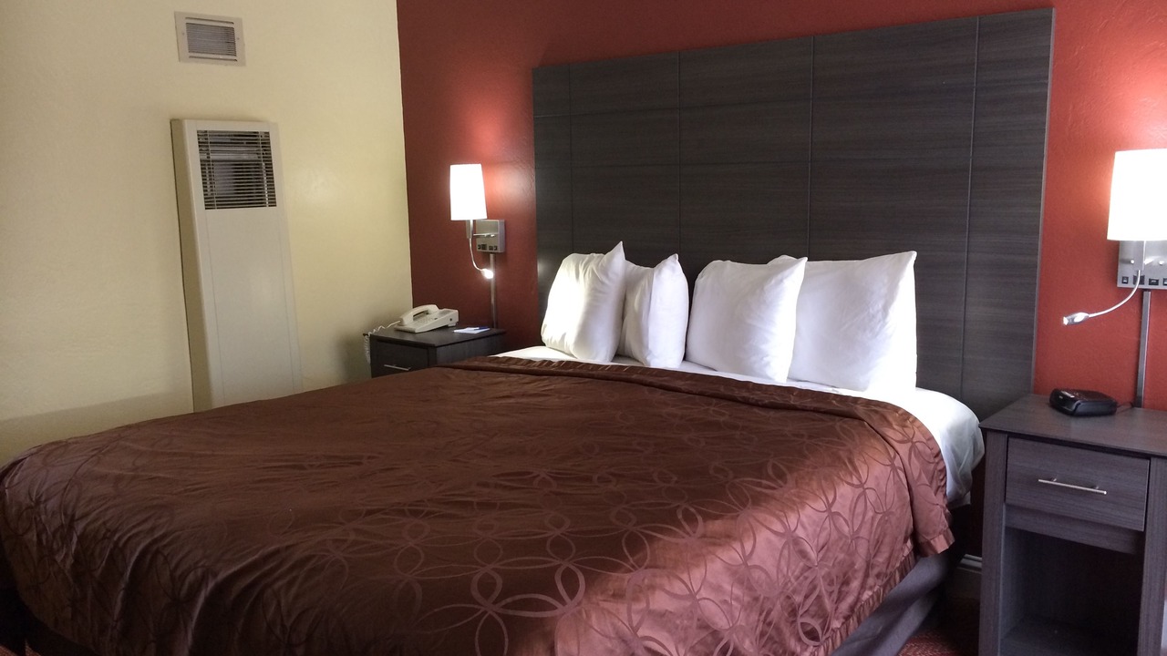 Photo of Bedroom in Munras Avenue