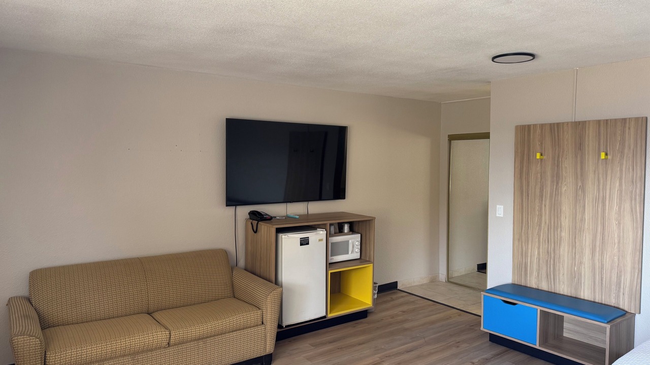 Photo of Bedroom in Ridgecrest