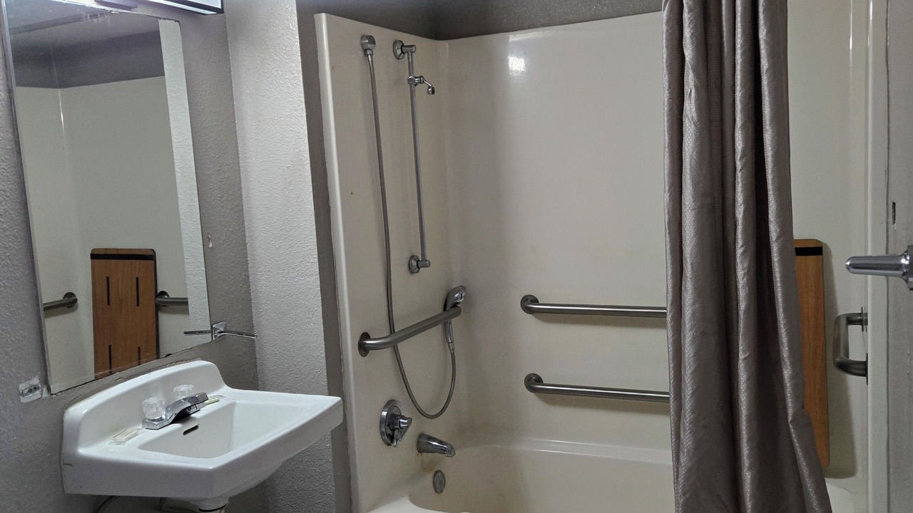 Photo of Bathroom in Tracy